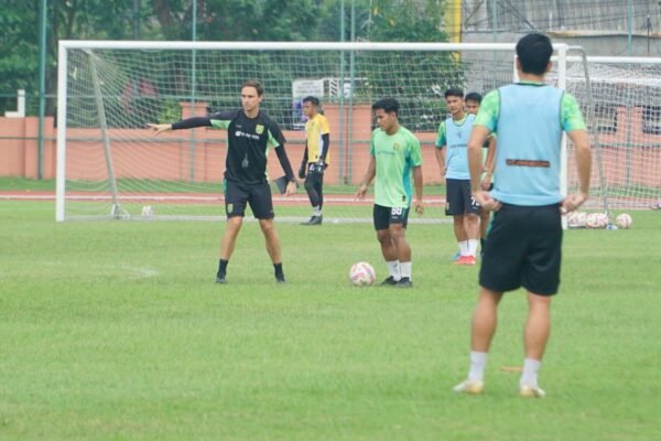 Munster Cari Pengganti Slavko Menjelang Derbi Melawan Arema FC