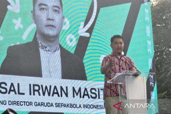 Here are some alternate title suggestions for "IFEC, Jalur Resmi Menuju FIFAe World Cup 2025":

1. "IFEC: The Official Pathway to the FIFAe World Cup 2025"
2. "IFEC: Your Gateway to the FIFAe World Cup 2025"
3. "IFEC: The Authorized Route to FIFAe World Cup 2025"
4. "IFEC: The Official Road to the FIFAe World Cup 2025"
5. "IFEC: The Legitimate Journey to the FIFAe World Cup 2025"
6. "IFEC: Charting the Course to FIFAe World Cup 2025"
7. "IFEC: The Official Route to Conquering the FIFAe World Cup 2025"
8. "IFEC: Navigating the Official Way to FIFAe World Cup 2025"
9. "IFEC: The Official Entry to the FIFAe World Cup 2025"
10. "IFEC: The Legitimate Path to the FIFAe World Cup 2025" 

Feel free to mix and match elements from these suggestions!
